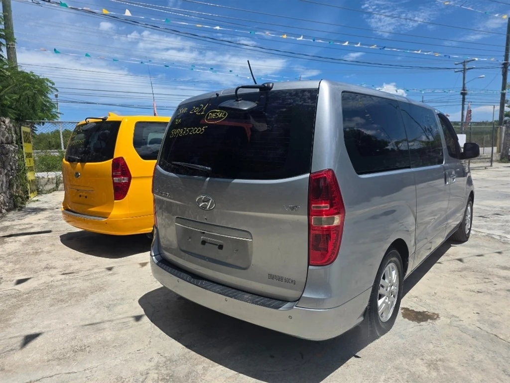 Hyundai Grand Starex 2021