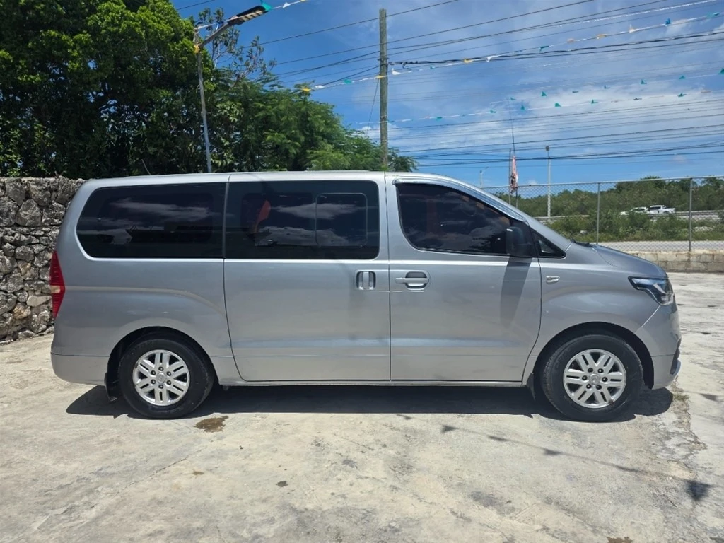 Hyundai Grand Starex 2021