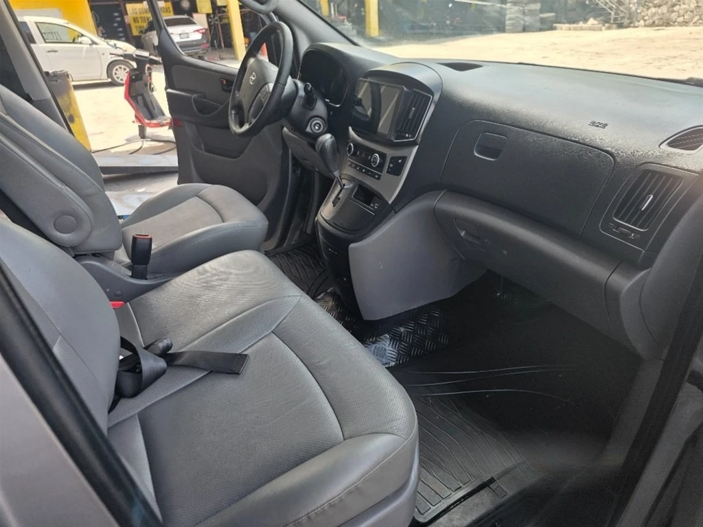 Hyundai Grand Starex 2021