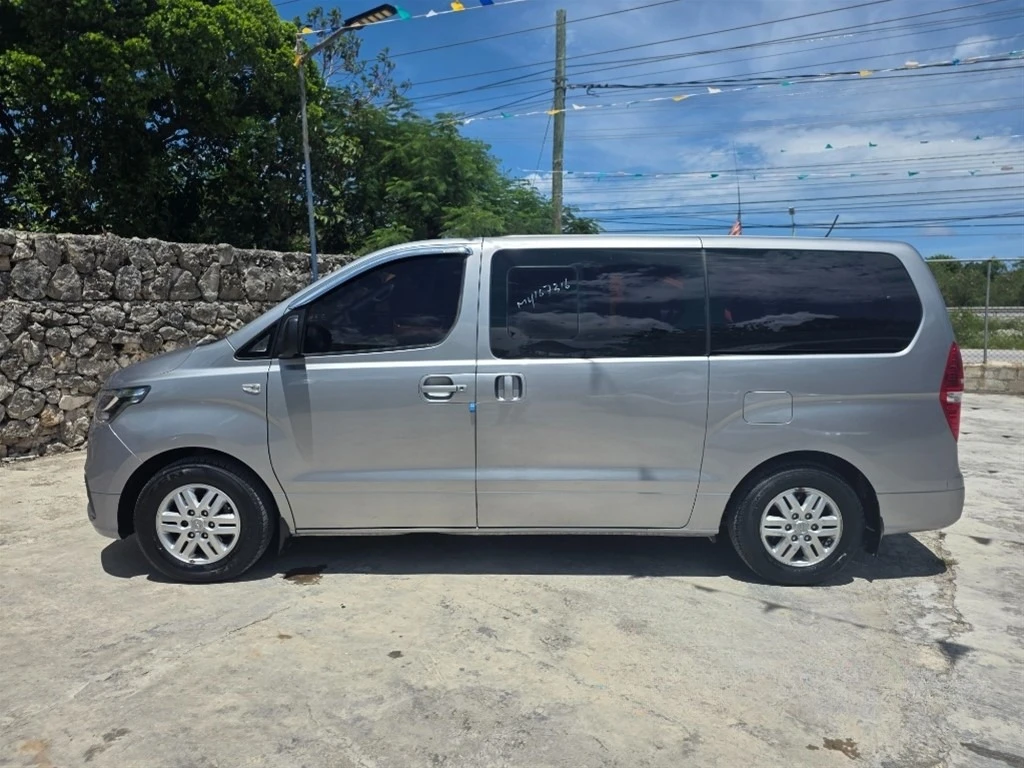 Hyundai Grand Starex 2021