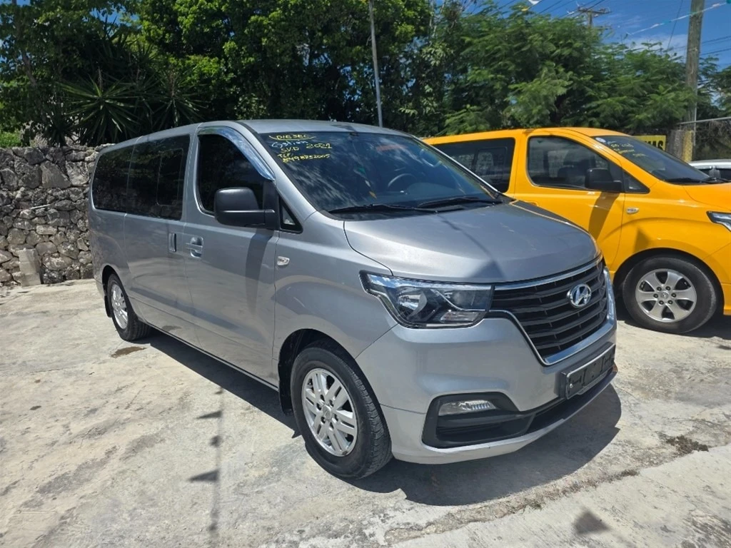 Hyundai Grand Starex 2021