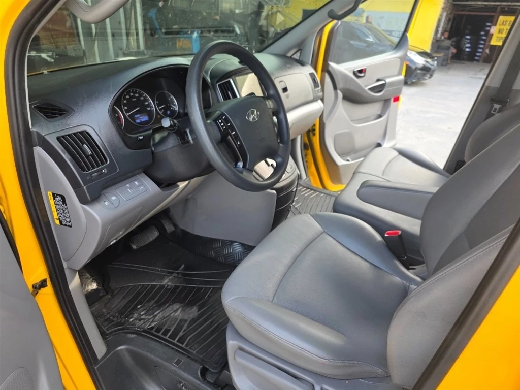 Hyundai Grand Starex 2021