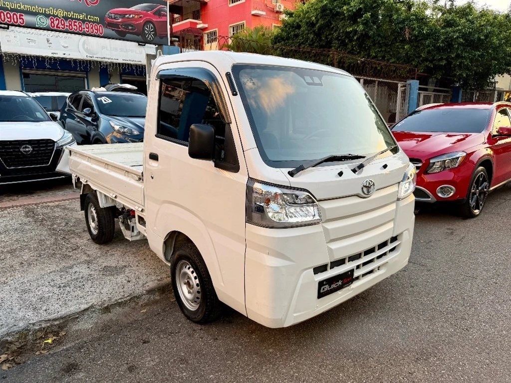 Toyota Pixis 2021