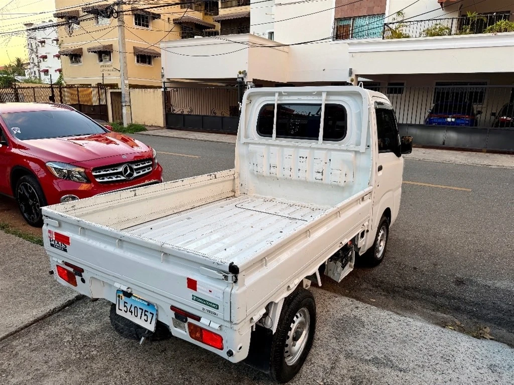 Toyota Pixis 2021