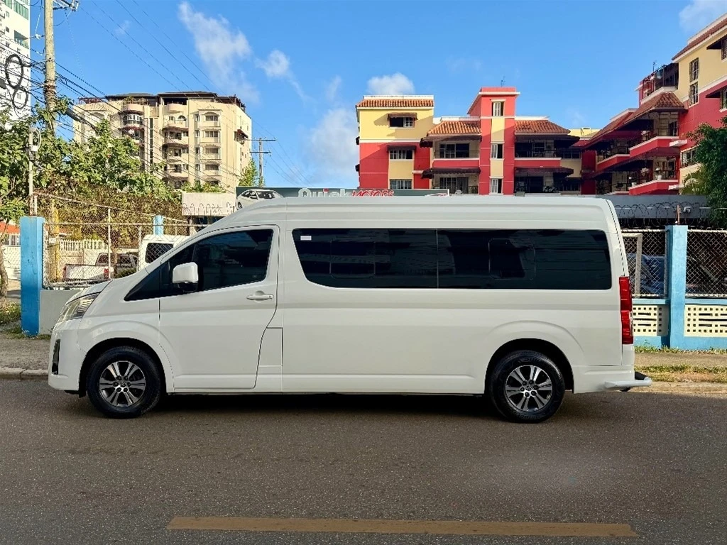 Toyota Hiace 2023