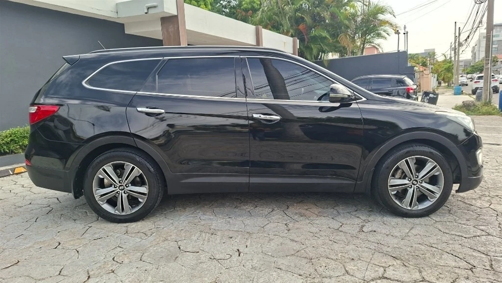 Hyundai Grand Santa Fe 2016
