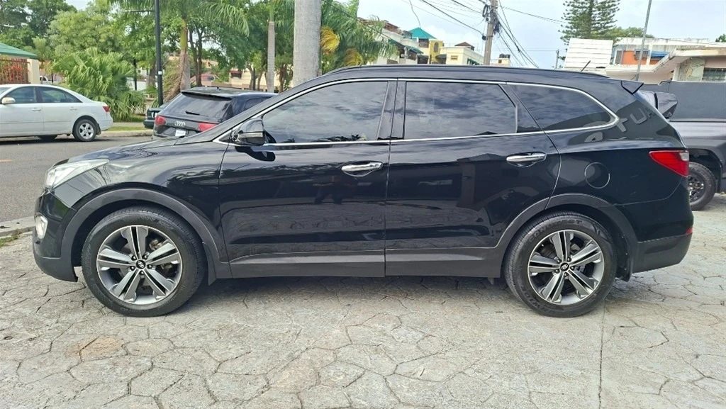 Hyundai Grand Santa Fe 2016