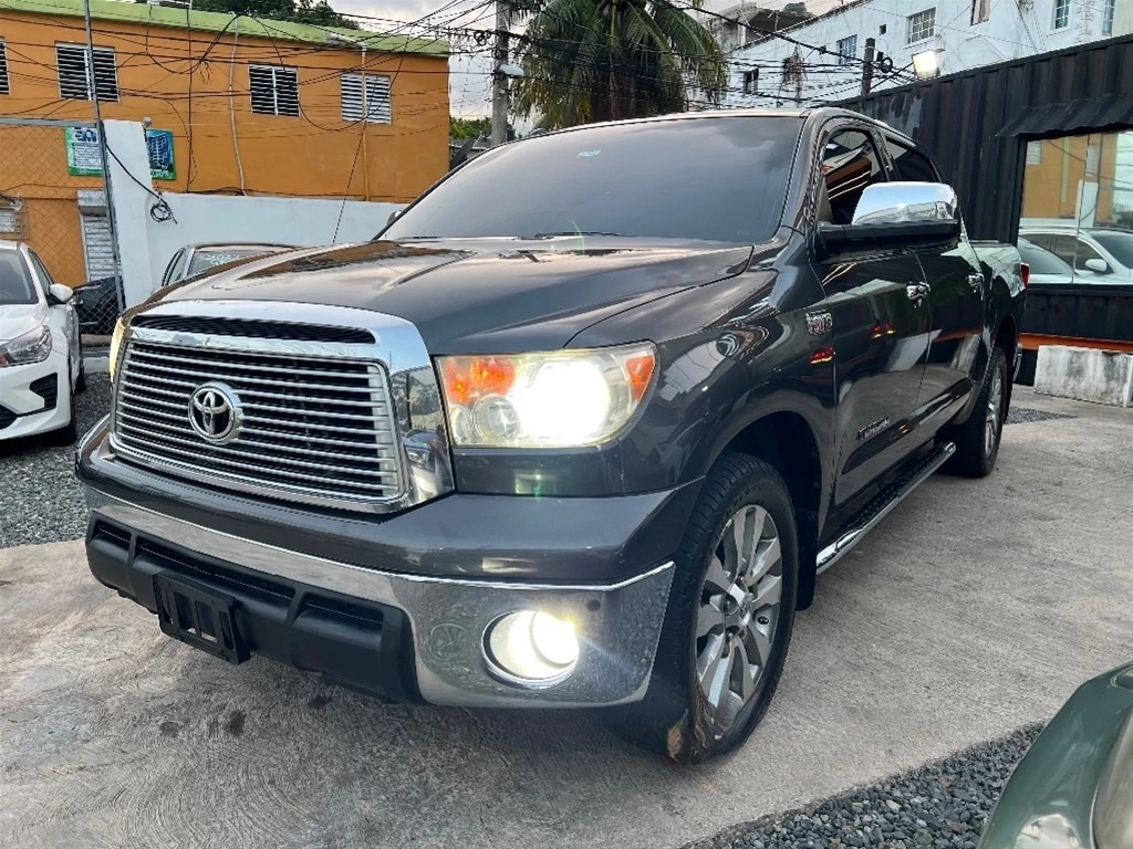 Toyota Tundra 2011